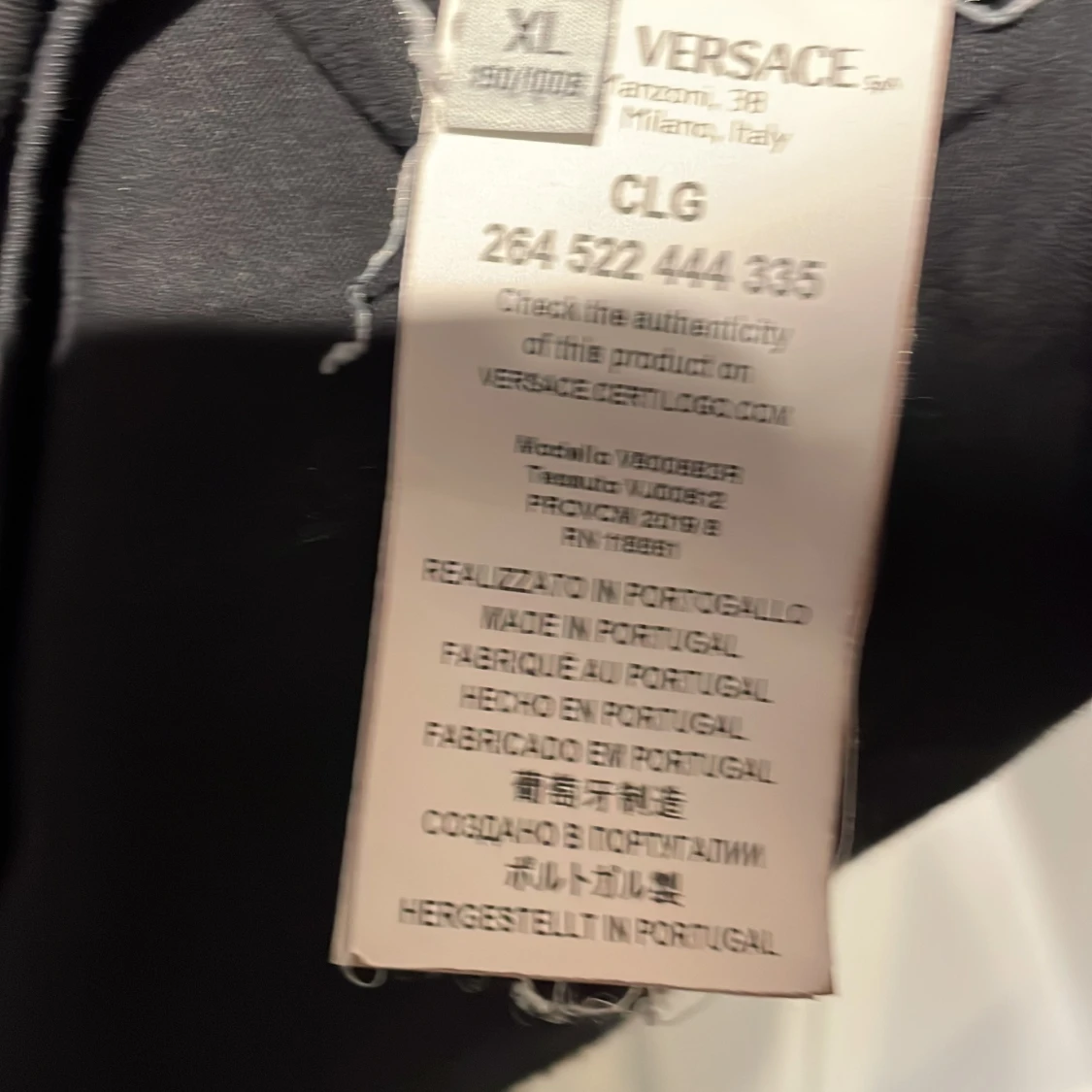 Versace tisha gammal modell som inte säljs längre - 91