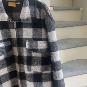 kappa - säljer en kappa från gina young, bra skick. skriv vid funderingar 