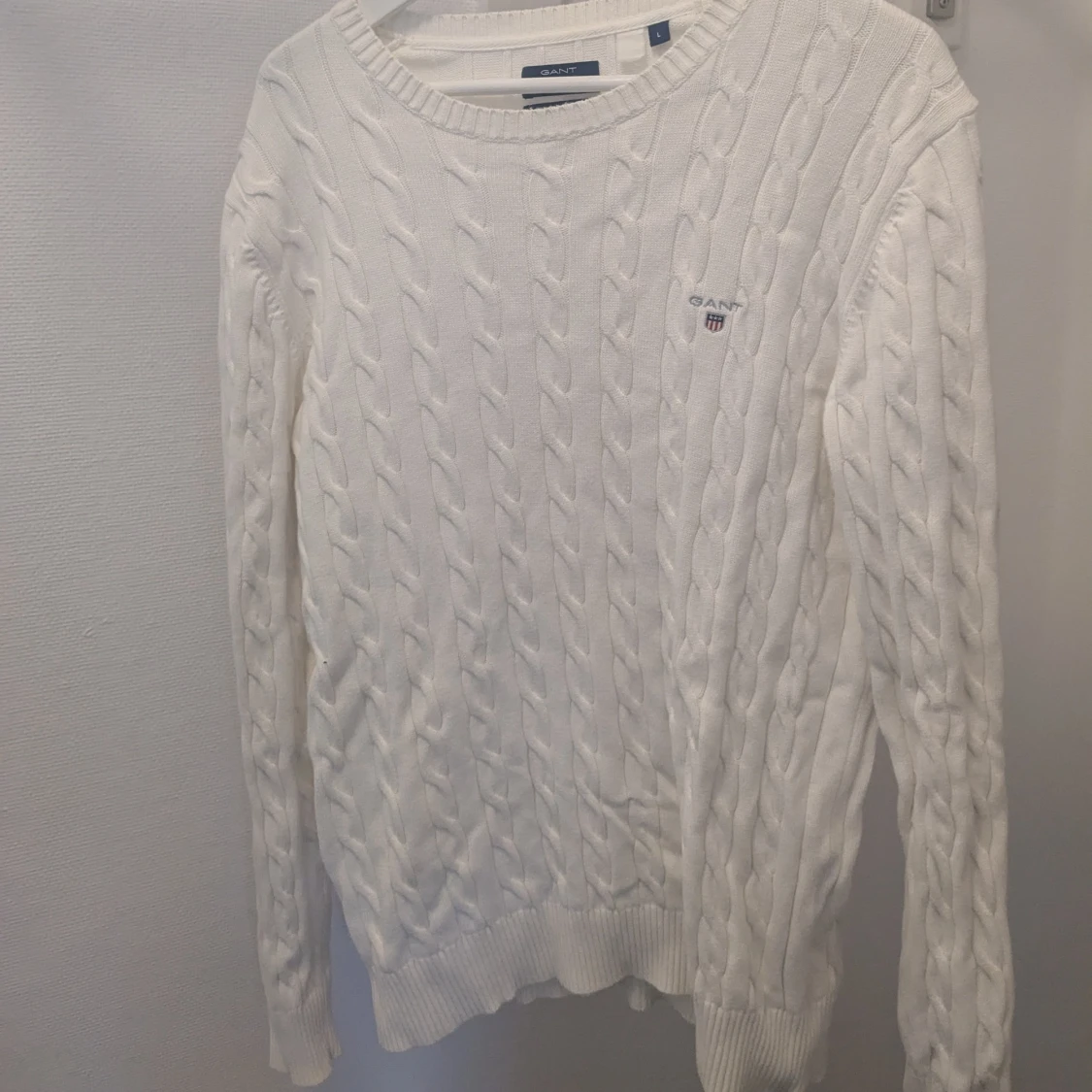 Vit stickad tröja från GANT