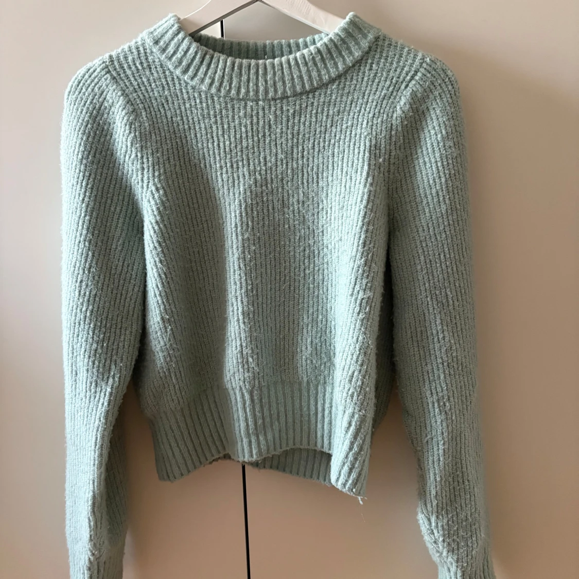 Ljusgrön stickad tröja från Monki - 1