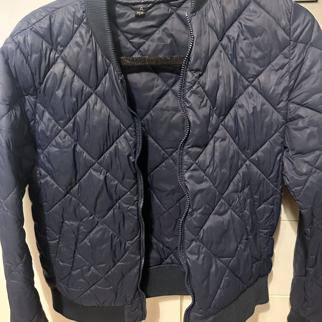 Blå bomberjacka - 1