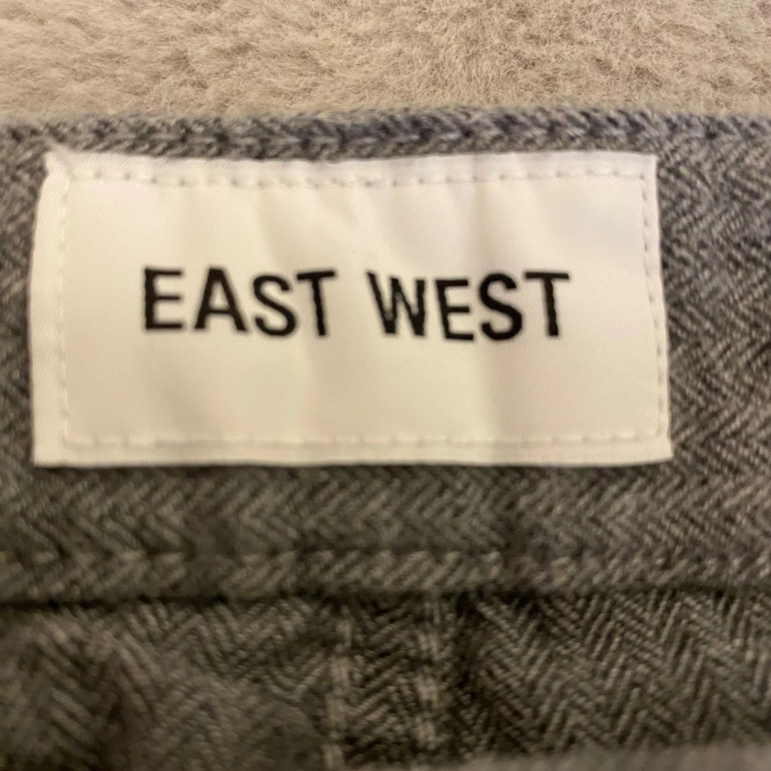 Grå byxor från East West - 1