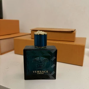 Versace Eros Parfym tom flaska  - En tom flaska 