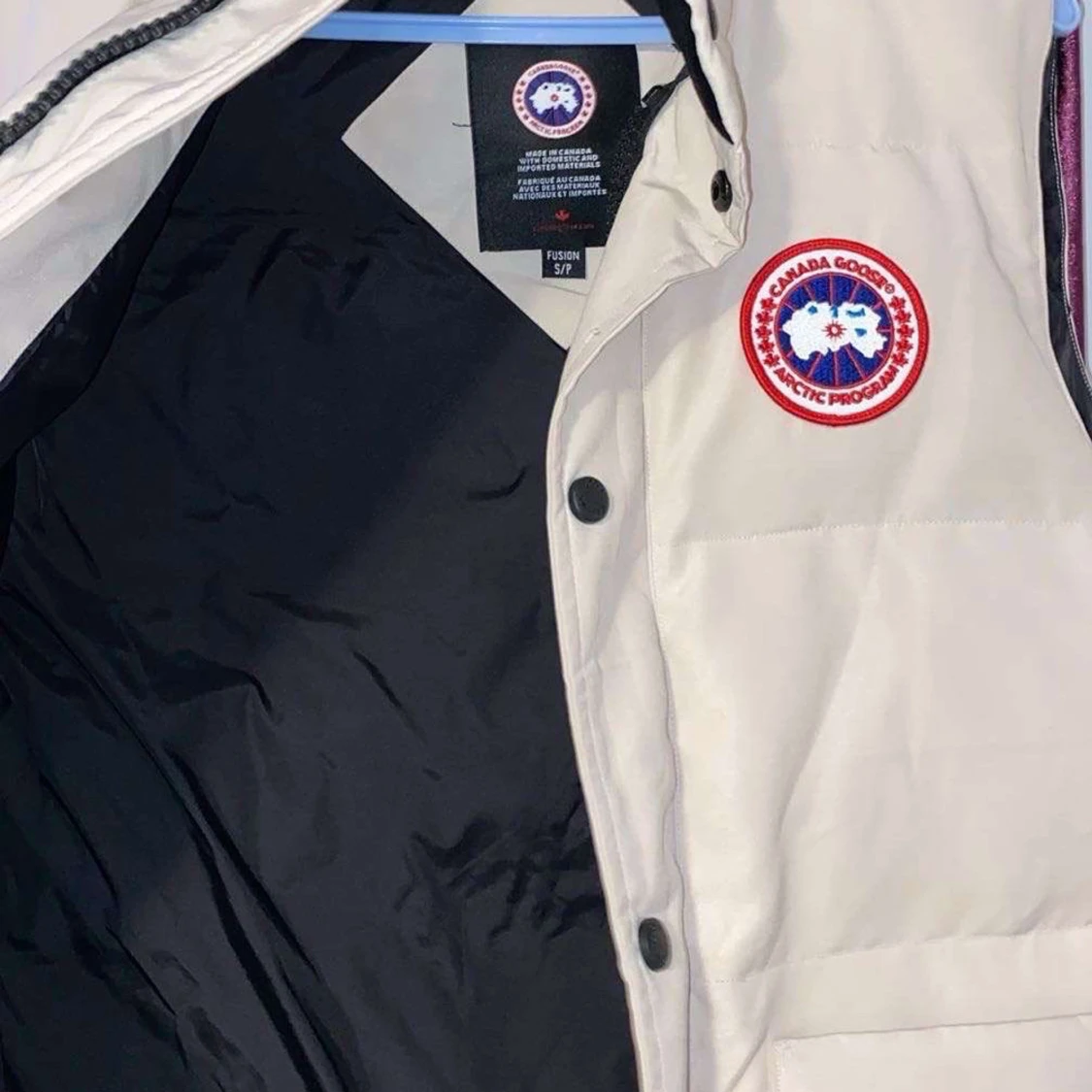 Beige dunväst från Canada Goose - 1