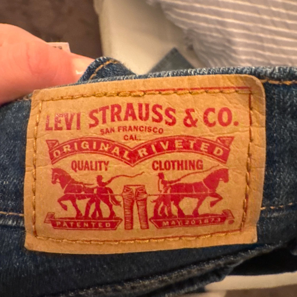 Levi's 415 Relaxed Bootcut Jeans - 3