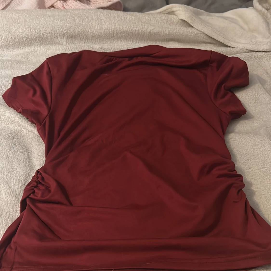 Vinröd kortärmad topp från Shein - 4