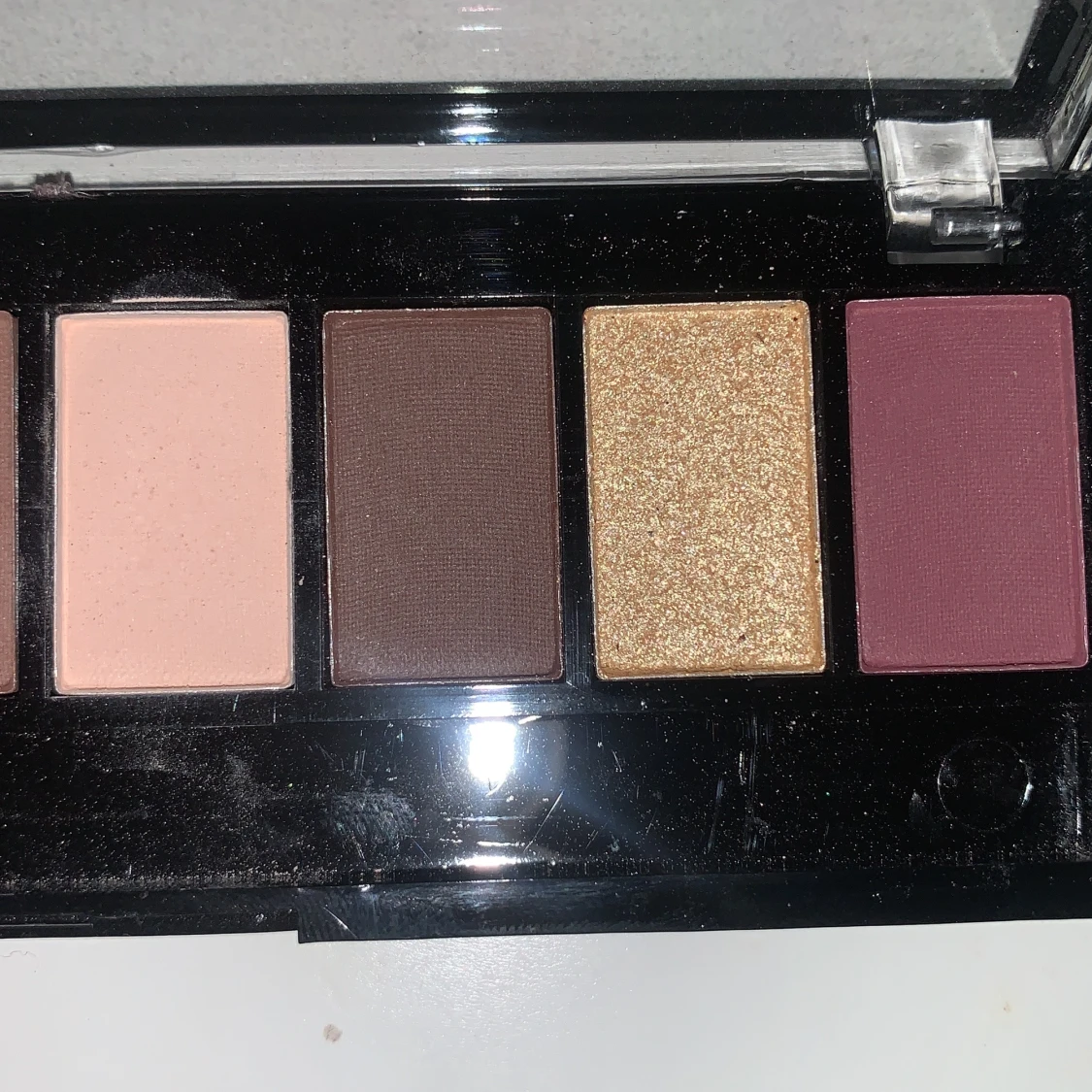 Ögonskuggspalett från Depend - 4