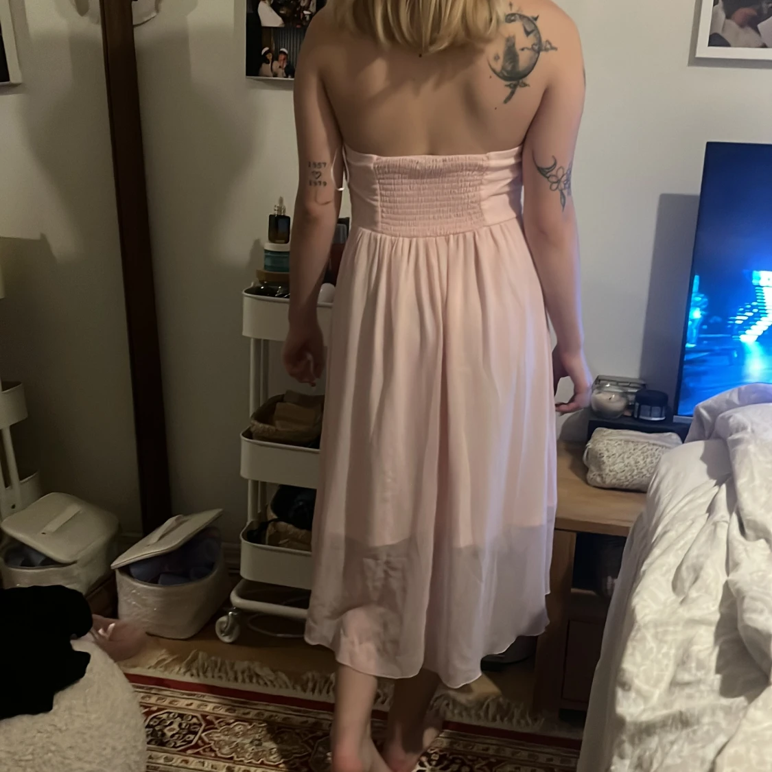 Ljusrosa axelbandslös klänning från Vila  - 2