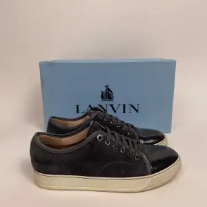 Hej! Säljer nu dessa brutalt snygga lanvin skor. Skorna är i superfint skick 8,5/10. Uk6 passar 41, hör av dig vid frågor 