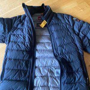 Parajumpers Jacka Junior - Modell Super Lightweight  Storlek Y-S Toppen skick.