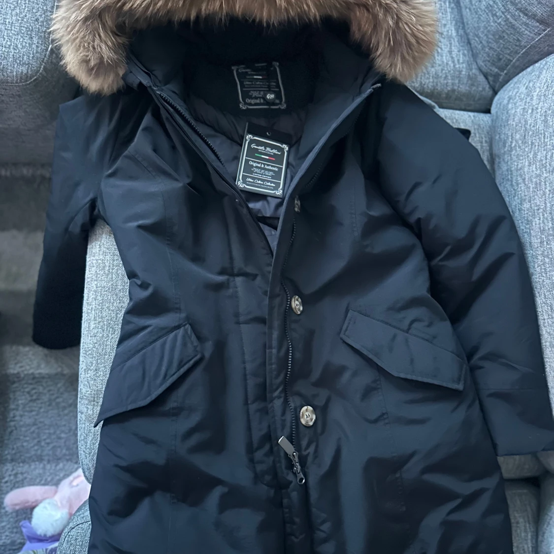 Svart parkajacka med pälsdetalj - 92