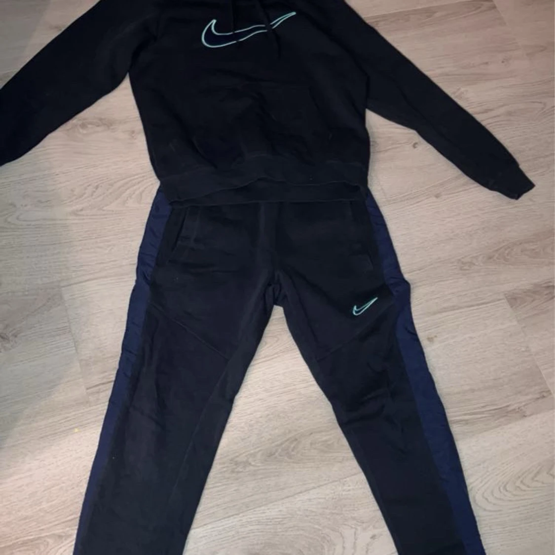Svart hoodie från Nike