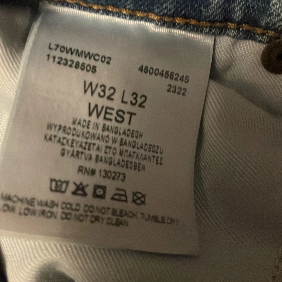 Blåa jeans i en schyst färg - 93