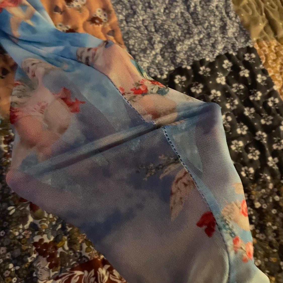 Blå långärmad topp med änglamotiv  - 92