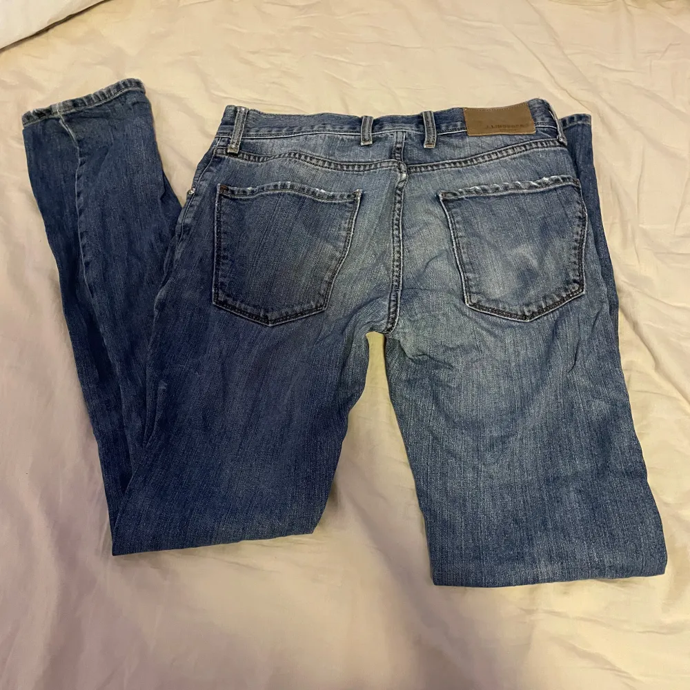 Säljer mina j.linderberg jeans då jag ej använder dem och rensar . Jeans & Byxor.