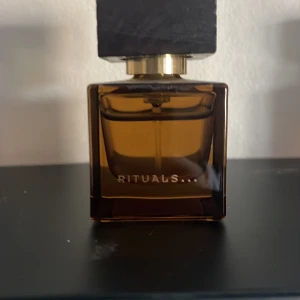 Parfym från rituals  - 15ml ca, säljer då jag ej gillar den
