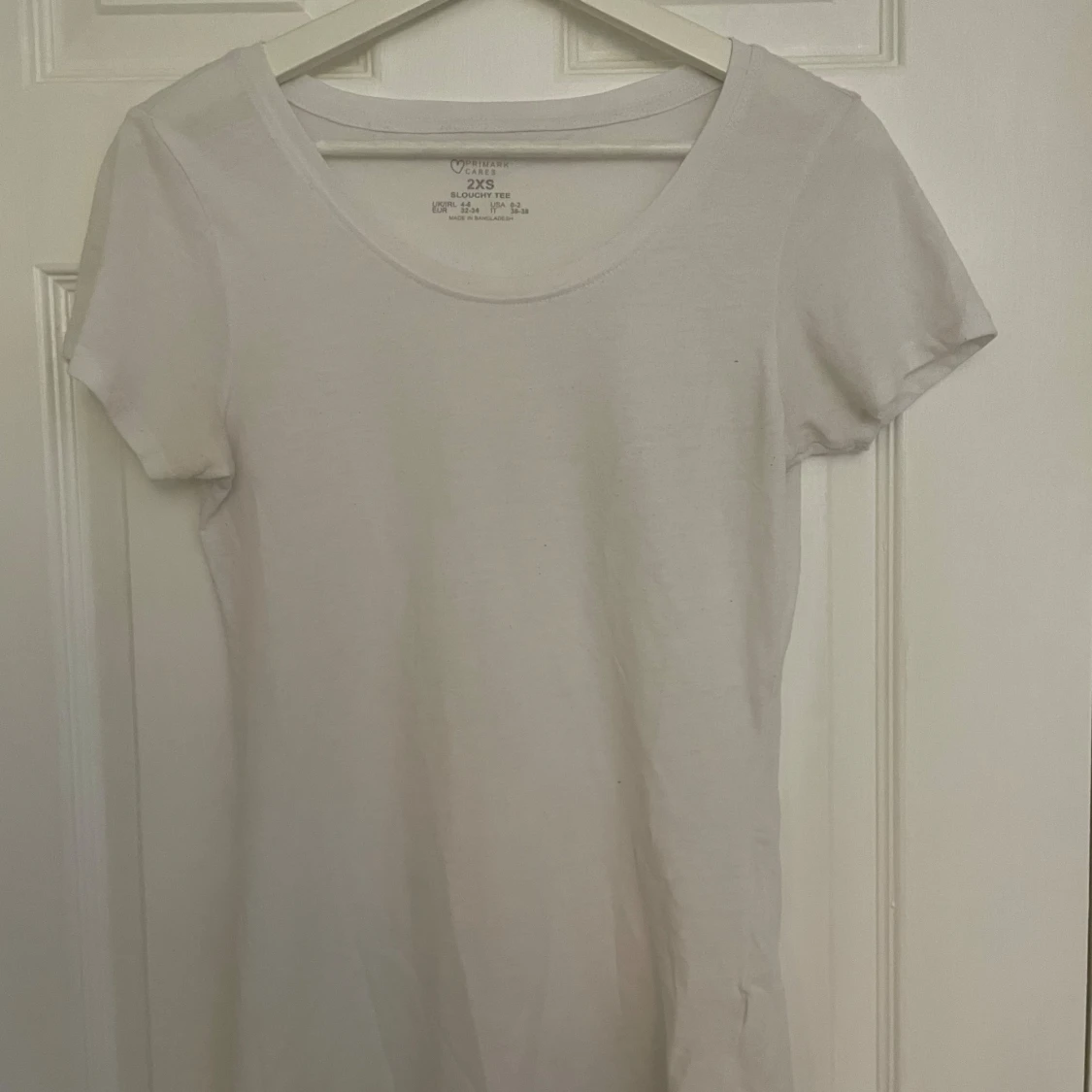 Vit t-shirt från Primark - 90