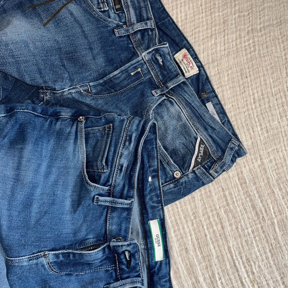 Guess och Replay jeans - 90