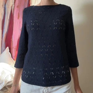 Blå 3/4 T-shirt  - En luftig T-shirt som jag aldrig har använt. Perfekt till höst och vår 