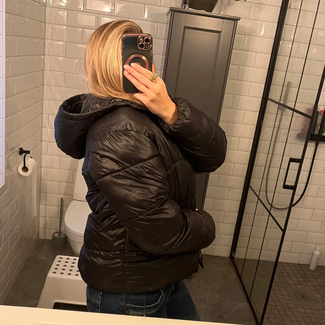 Svart glans jacka! - 92