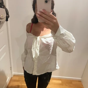 Blus/skiorta - Jätte fin blus/skiorta med knyt längst upp och knappar nere💗priset kan diskuteras 