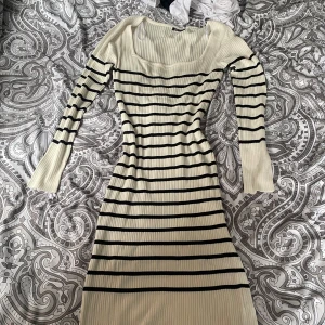 Randig klänning - En fin randig klänning