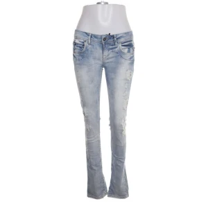 jättesnygga jeans - säljer dessa super snygga jeans från amisu som jag köpt på sellpy, jeansen är endast testade och prislappen sitter kvar, kan tänka mig att gå ner i pris vid snabb affär💓💓