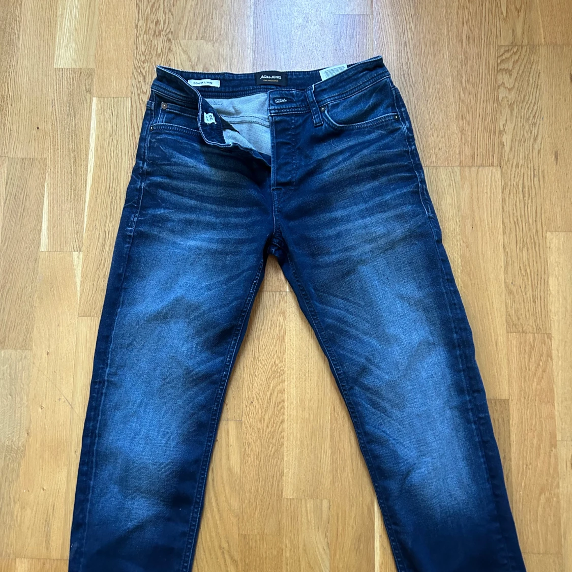 Mörkblå jeans från Jack & Jones