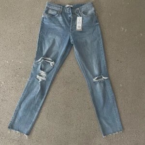 Gina Tricot jeans helt nya mes prislapp - Gina Trucot jeans med prislapp