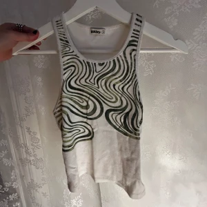 y2k linne - linne från usa står M inuti men passar XS/S bra skick!