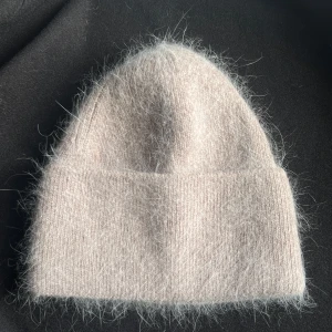 Mohair mössa  - Finns på julidesign, säljes här med 