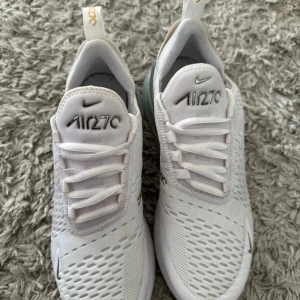 Nike air 270 - Använda 2 gånger mycket fint skick 