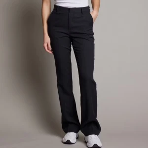 Bikbok kostymbyxor - Säljer mina bikbok kostymbyxor då jag har två par, inga defekter♡