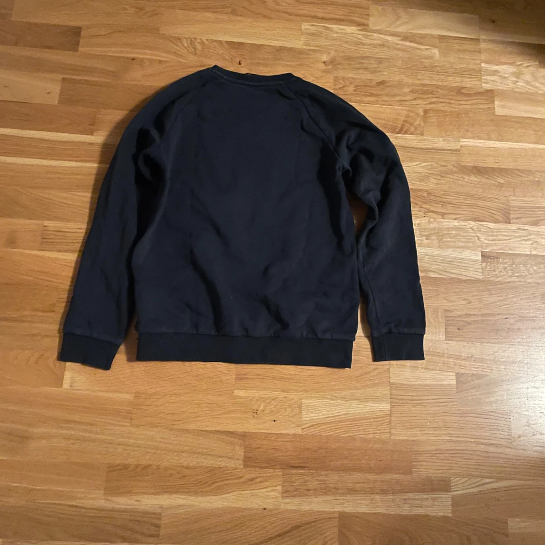 Mörkblå peak performance tröja - 90