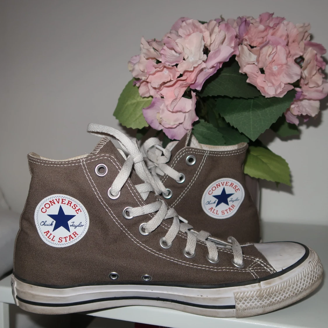 Gråa Converse  - 91