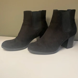 Xit Chelsea boots  - Svarta klackskor välsigt sparsamt använda 