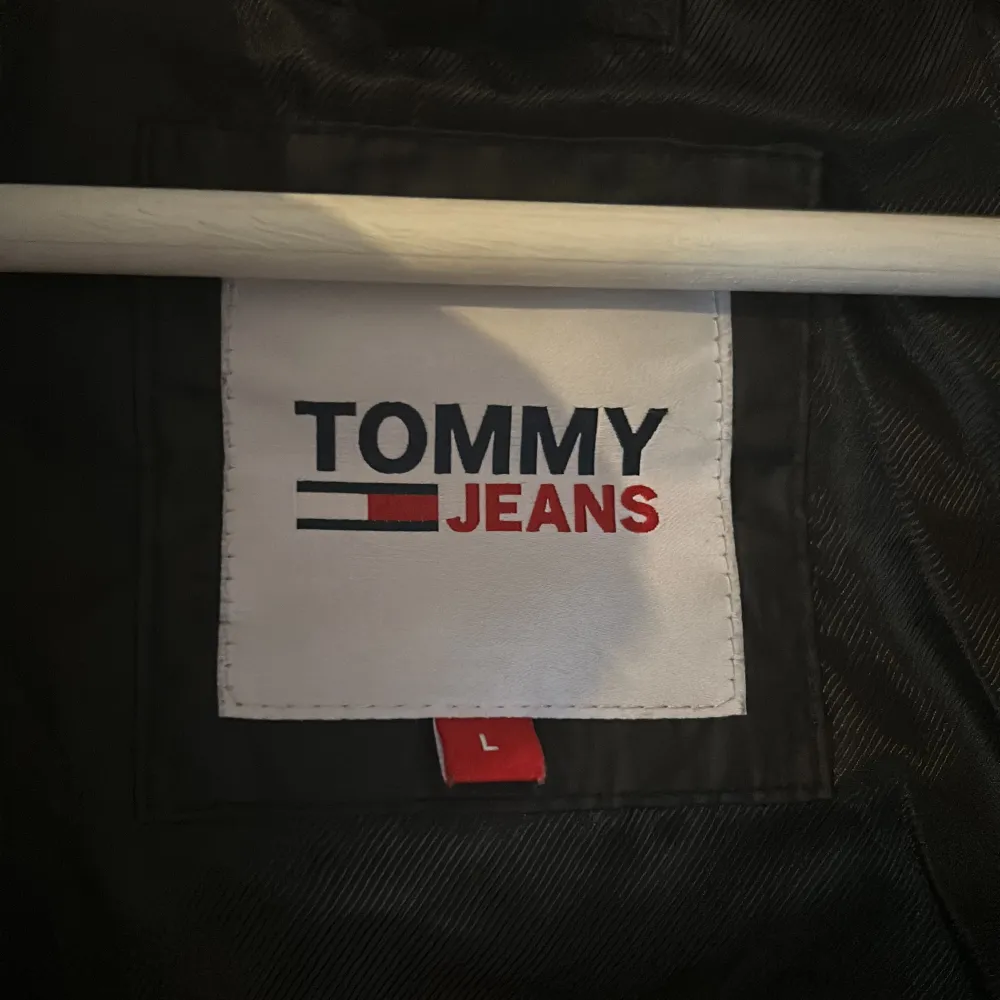 Tommy hilfiger pälsjacka,köpt för 1500. Jackor.