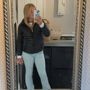 Ljusblå jeans - Jeans i bra skick haft i typ en halv månad var för stora 