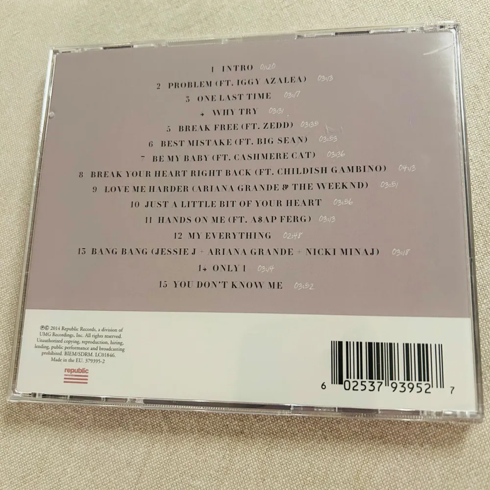 Ariana Grande CD, aldrig spelad. 90:- . Övrigt.