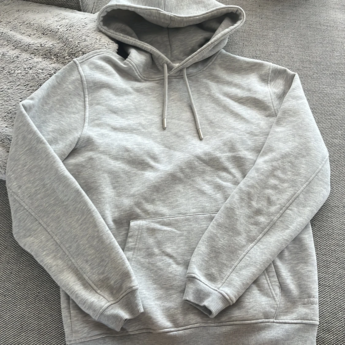 Grå hoodie från ICANIWILL