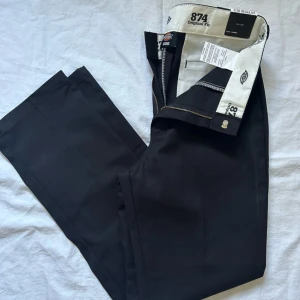 Dickies 874 - Kostym byxor från dickies. *Inte mina bilder*. Dom är köpta här på Plick.