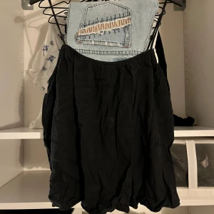 Marinblått linne - Så fint marinblått linne från H&M ❤️☺️