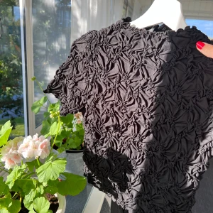 VERO MODA topp - Säljer denna toppen som endast är testad. Helt ny och super fint skick!💕 Nypris 470kr