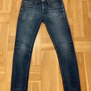 Tiger of Sweden jeans  - Säljer nu dessa feta tos jeans till ett riktigt bra pris. Passar dig bra som är 176-183. Skick 9/10 använda ett få tal gånger.