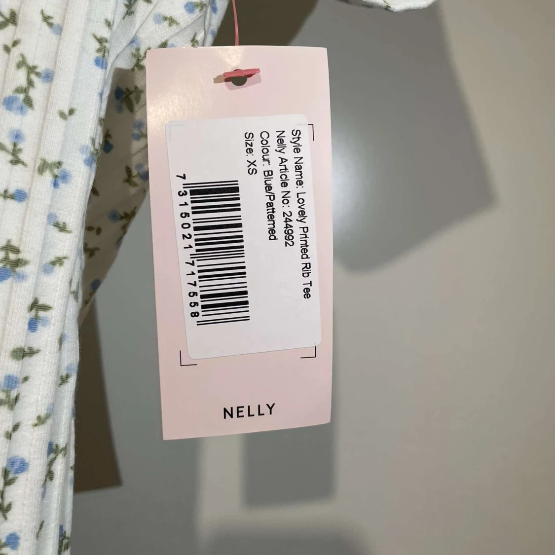 Blommig tröja från Nelly helt ny🌸 - 3