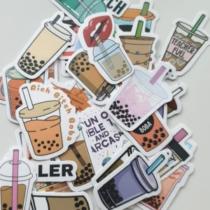 37st boba dryck klistermärken/stickers  - Klistermärken/stickers Motiv: boba dryck  Antal: 37st  Skick: ny/oanvänd Kul att använda till pyssel, scrapbooking och annat. Kan tex användas till att dekorera din bärbara dator, anteckningsbok, mm...