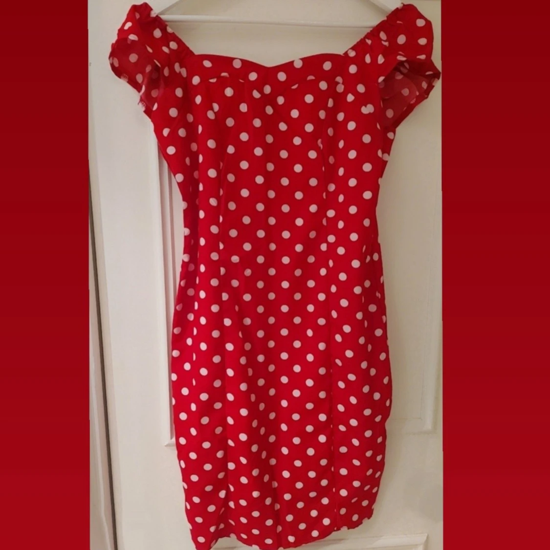 Prickig off sholders klänning  - 1