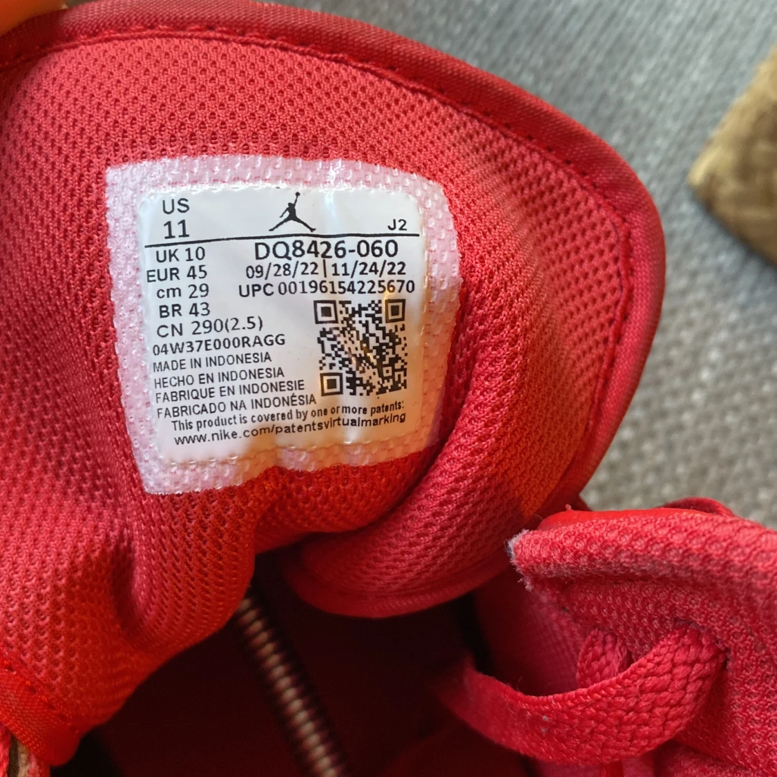 Nike Air Jordans i rött och svart - 91