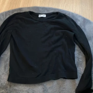 Långärmad tröja - Fint skick, använd fåtal gånger 