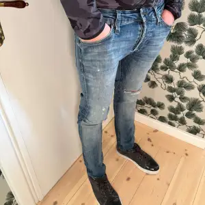 Jack & Jones jeans | skick 8/10 | W: 31 L:30 | Slit fit | skriv vid minsta lilla fråga eller fundering!🙌